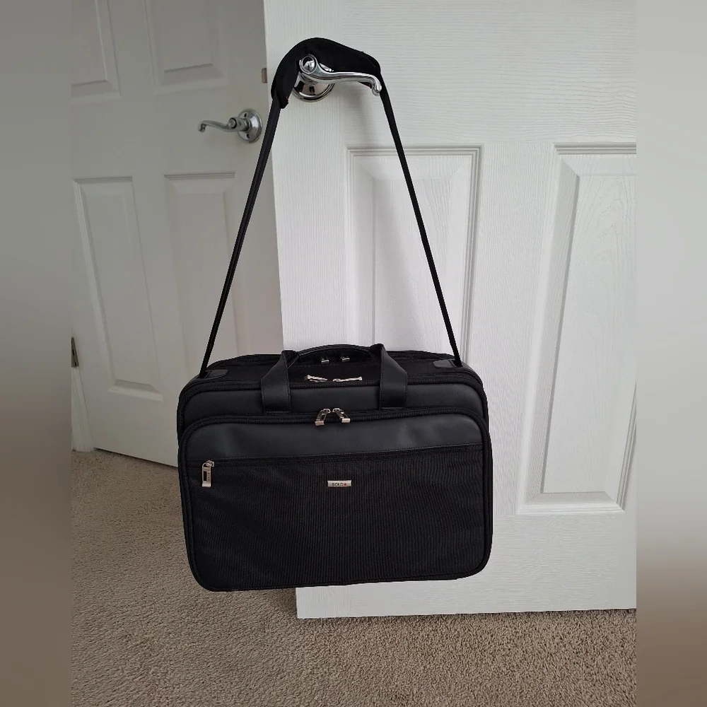SOLO Laptop Briefcase